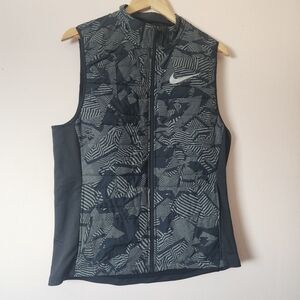 Nike Essential Flash Reflective Running Gilet Quilted Vest Size M EUC